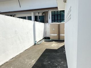 出售 9 卧室 联排别墅 在 Mueang Chon Buri, Chon Buri