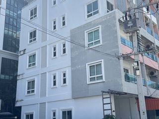 出售 9 卧室 联排别墅 在 Mueang Chon Buri, Chon Buri