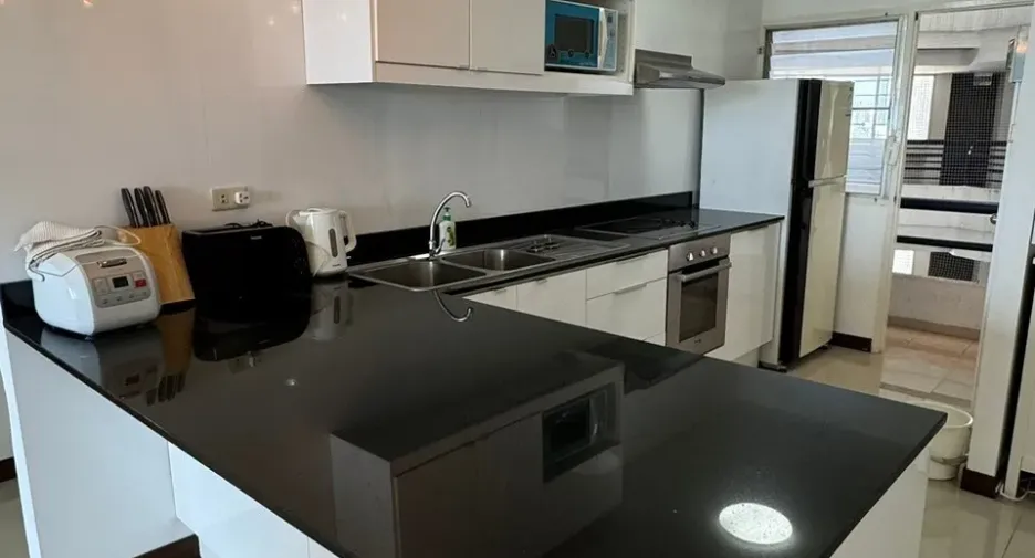 For sale and for rent 2 bedrooms condo in Si Racha, Chonburi