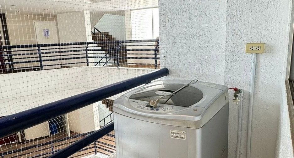 For sale and for rent 2 bedrooms condo in Si Racha, Chonburi