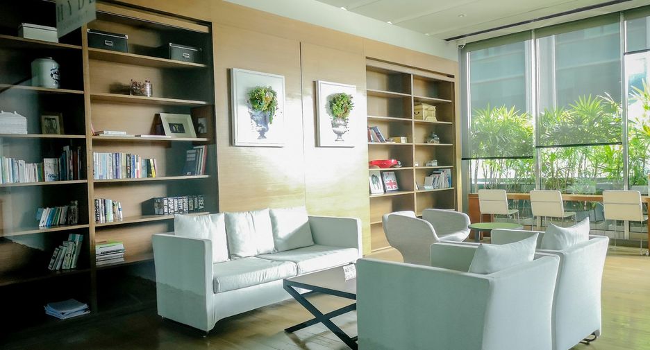 Condo en venta y en alquiler de 2 habitaciones en Khlong Toei, Bangkok