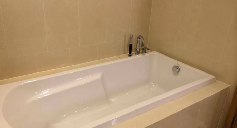 Condo en venta y en alquiler de 2 habitaciones en Khlong Toei, Bangkok