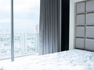 For sale 3 bedrooms condo in Pathum Wan, Bangkok