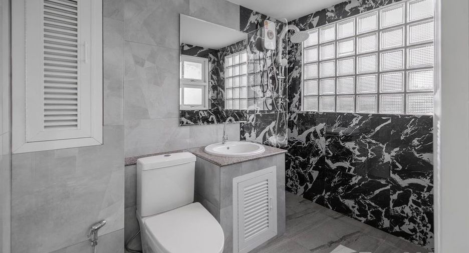 Reihenhaus zum Kauf und zur Miete mit 6 Zimmer in Chatuchak, Bangkok