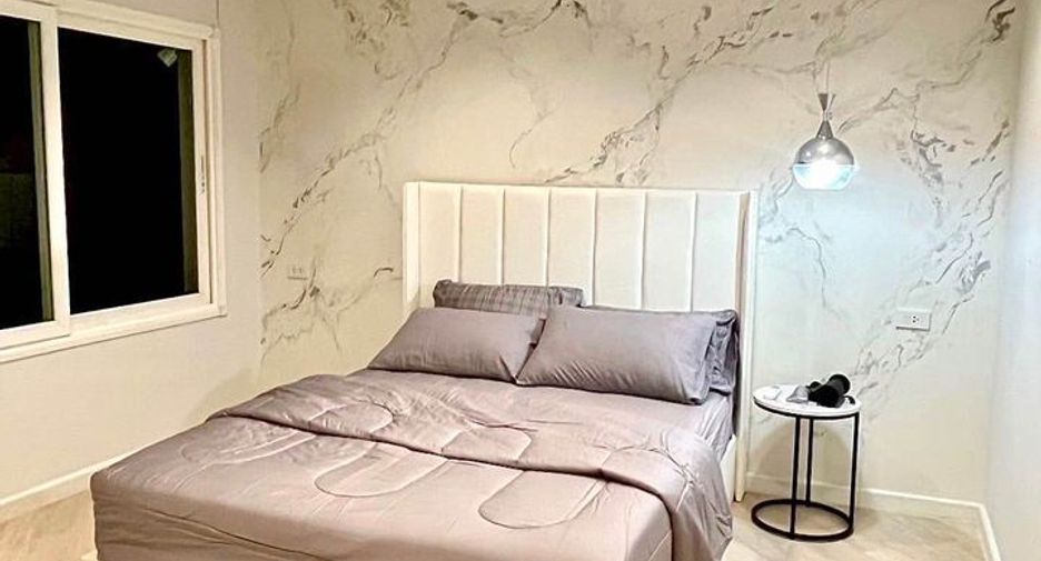 For sale and for rent 6 bedrooms townhouse in Chatuchak, Bangkok