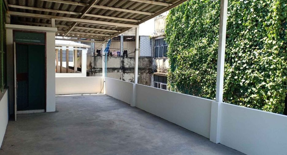 Gewerbefläche zum Kauf und zur Miete mit 4 Zimmer in Mueang Nonthaburi, Nonthaburi