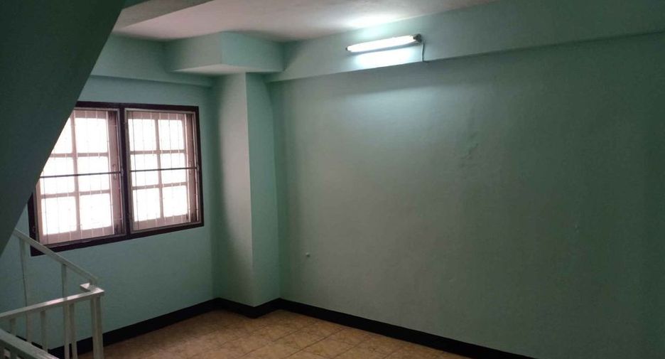 Gewerbefläche zum Kauf und zur Miete mit 4 Zimmer in Mueang Nonthaburi, Nonthaburi