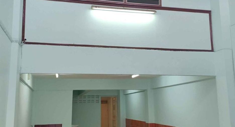 Gewerbefläche zum Kauf und zur Miete mit 4 Zimmer in Mueang Nonthaburi, Nonthaburi