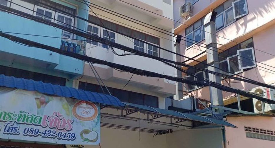Gewerbefläche zum Kauf und zur Miete mit 4 Zimmer in Mueang Nonthaburi, Nonthaburi