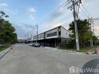 出售 3 卧室 联排别墅 在 Saphan Sung, 曼谷