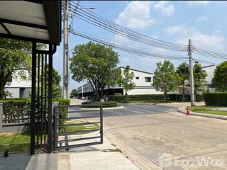 出售 3 卧室 联排别墅 在 Saphan Sung, 曼谷