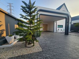 For sale 3 bedrooms villa in Bang Lamung, Chonburi