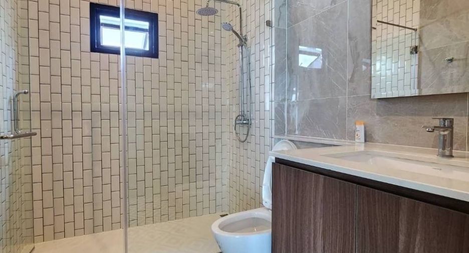 À vendre 3 chambres villa à Bang Lamung, Chonburi