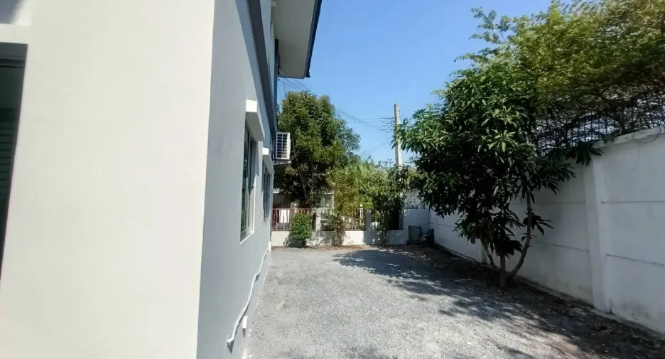 For sale 3 bedrooms house in Bang Phli, Samut Prakan