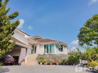 For rent 4 bedrooms villa in Bang Saray, Pattaya