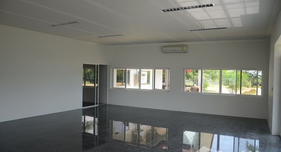 For sale 6 bedrooms house in Mueang Kalasin, Kalasin