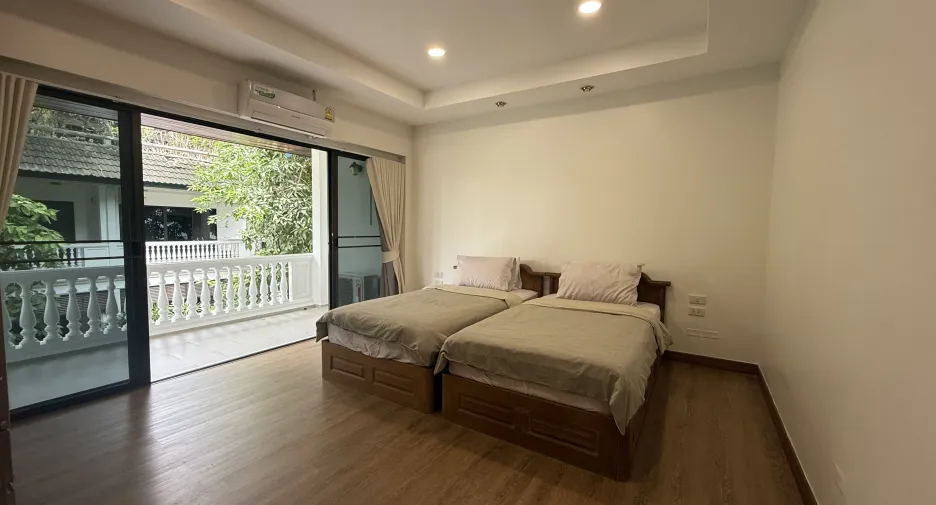 À vendre 3 chambres maison de ville à Sattahip, Chonburi