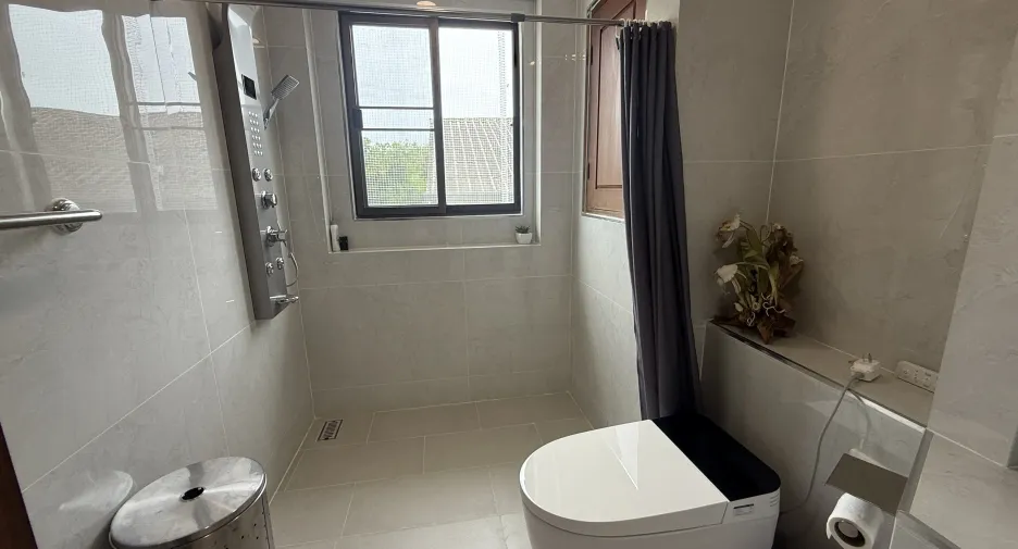 À vendre 3 chambres maison de ville à Sattahip, Chonburi
