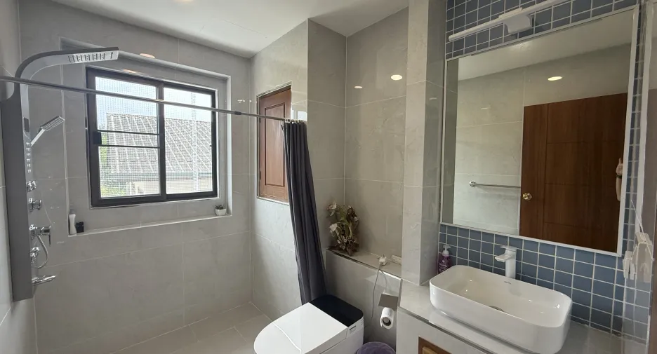 À vendre 3 chambres maison de ville à Sattahip, Chonburi