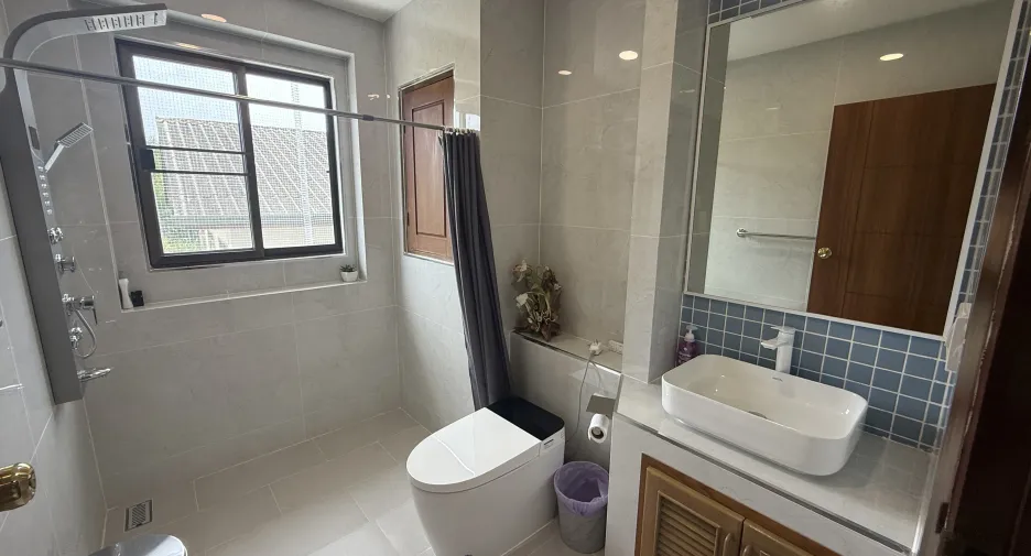 À vendre 3 chambres maison de ville à Sattahip, Chonburi