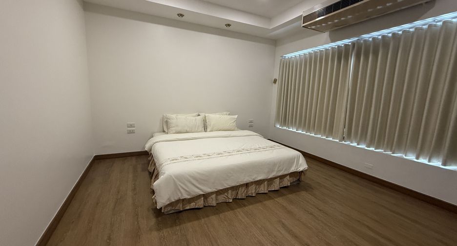 À vendre 3 chambres maison de ville à Na Jomtien, Pattaya