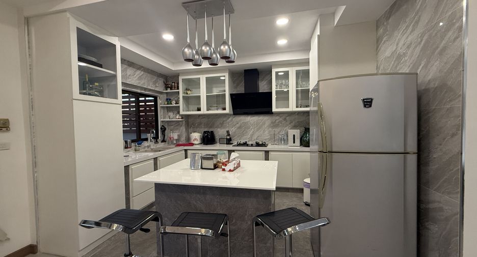 Продажа 3 спальни таунхаус в Na Jomtien, Паттайя