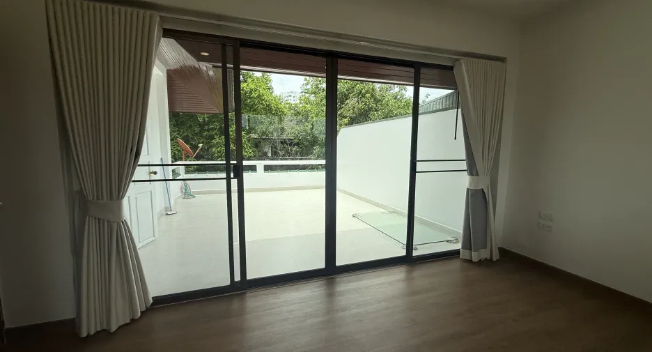 À vendre 3 chambres maison de ville à Sattahip, Chonburi