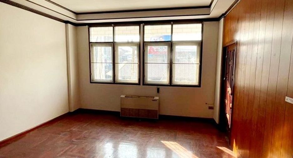 For sale 5 bedrooms townhouse in Mueang Khon Kaen, Khon Kaen