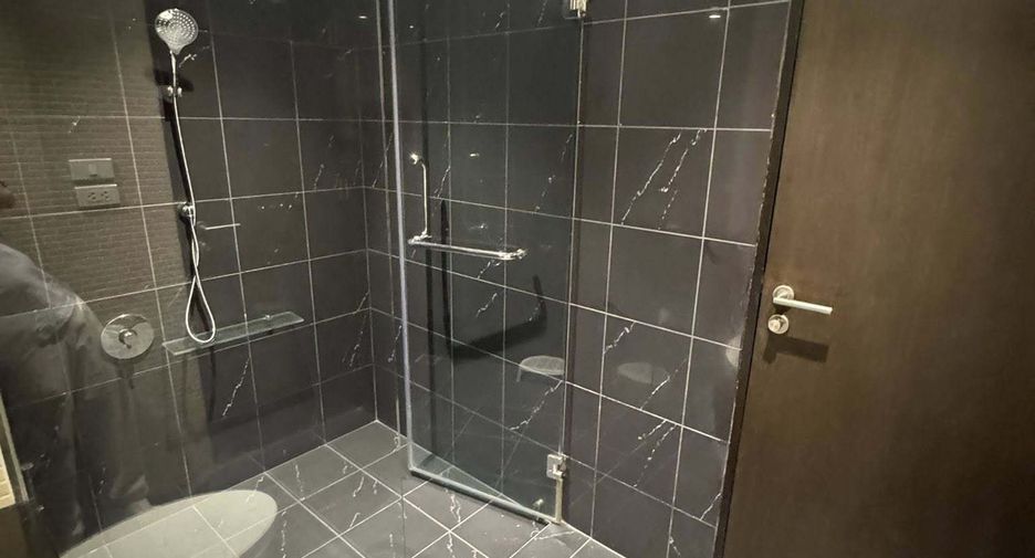 Condo en venta y en alquiler de 2 habitaciones en Watthana, Bangkok