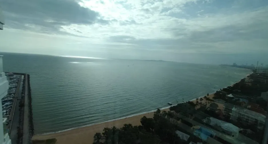For sale 2 ベッドルーム condo in Sattahip, Chonburi