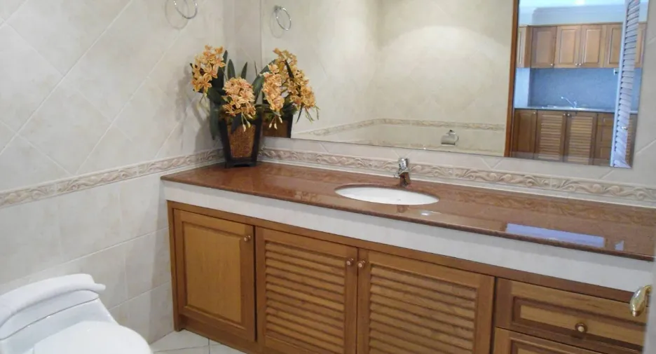For rent 1 bed condo in Bang Lamung, Chonburi