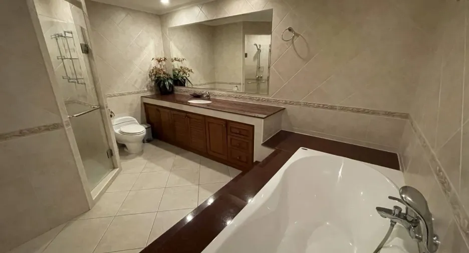 For rent 1 bed condo in Bang Lamung, Chonburi