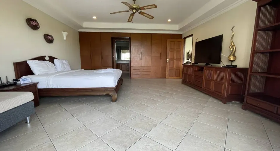For rent 1 bed condo in Bang Lamung, Chonburi