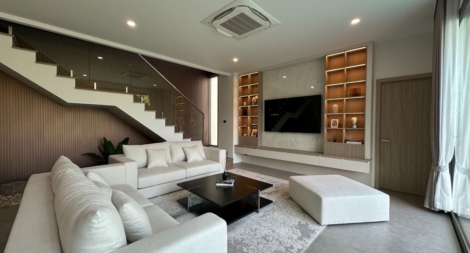 Villa zum Kauf mit 4 Zimmer in Kathu, Phuket