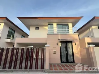 Villa en alquiler de 4 habitaciones en Bang Lamung, Chonburi