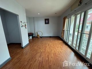 For sale 3 bedrooms townhouse in Lat Phrao, Bangkok