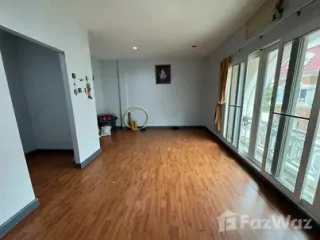 For sale 3 bedrooms townhouse in Lat Phrao, Bangkok