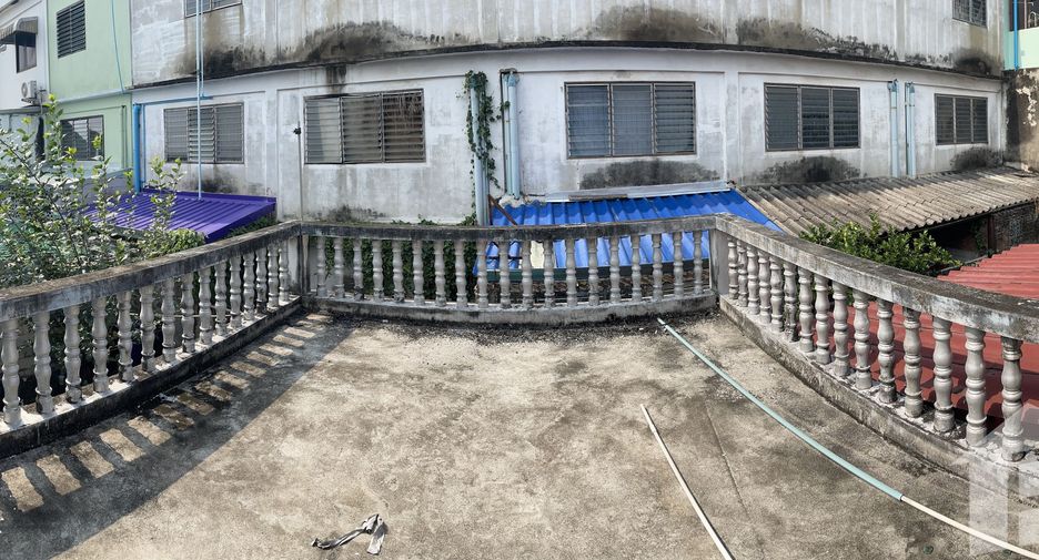 Reihenhaus zum Kauf mit 2 Zimmer in Thawi Watthana, Bangkok