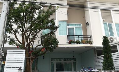 出售 4 卧室 联排别墅 在 Bang Phli, Samut Prakan