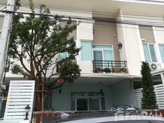 For sale 4 bedrooms townhouse in Bang Phli, Samut Prakan