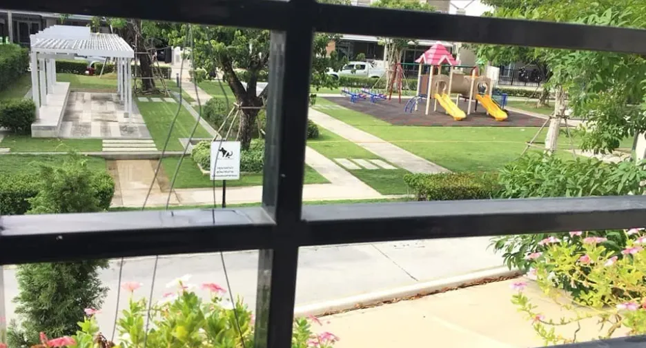 For sale 4 bedrooms townhouse in Bang Phli, Samut Prakan