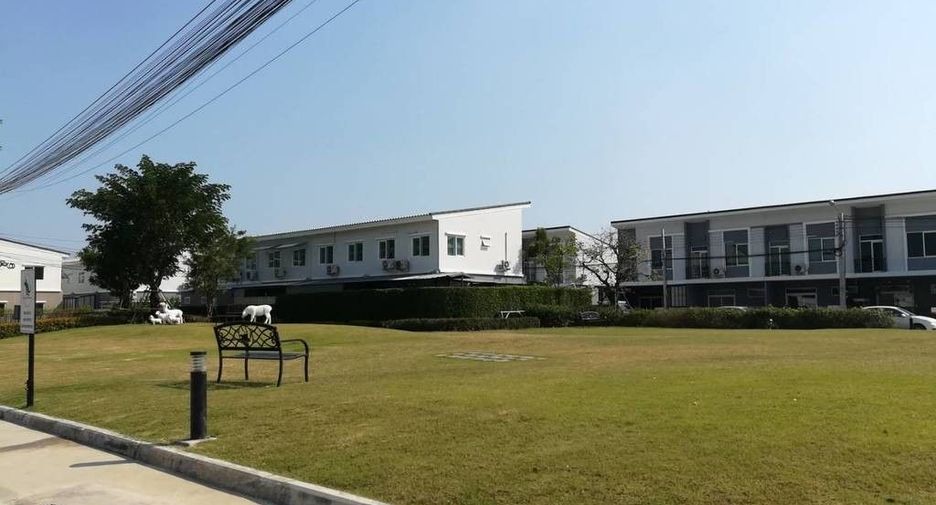 For sale 4 bedrooms townhouse in Bang Phli, Samut Prakan
