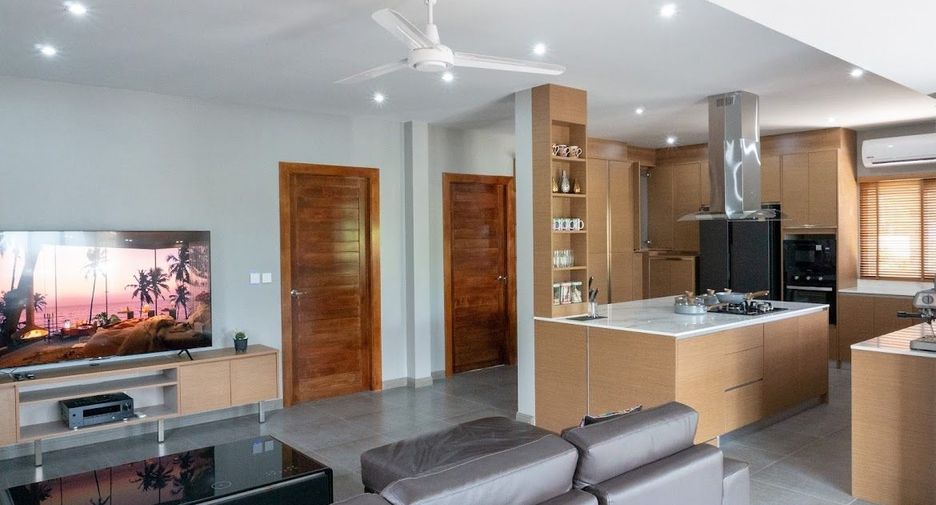 For sale 4 ベッドルーム villa in Mueang Phuket, Phuket