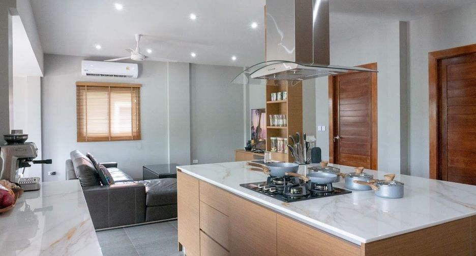 For sale 4 ベッドルーム villa in Mueang Phuket, Phuket