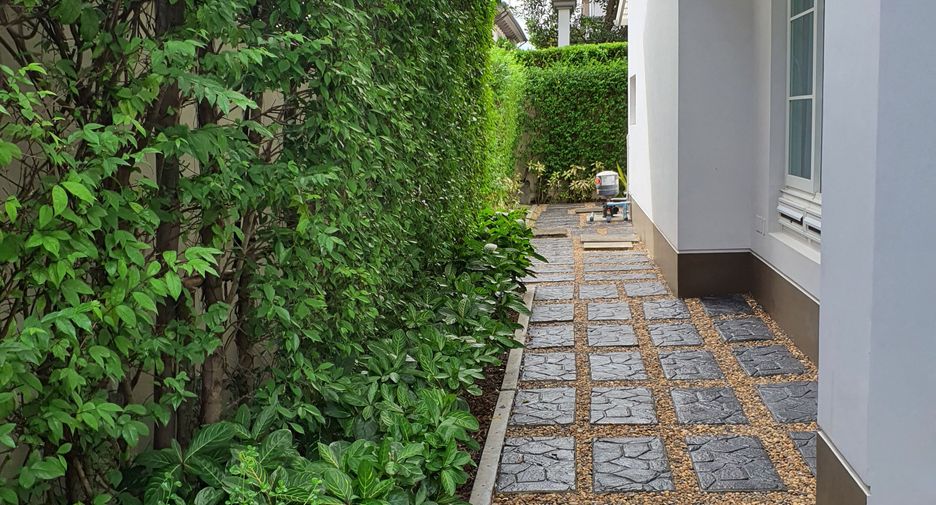 For sale 4 bedrooms house in Bang Phli, Samut Prakan