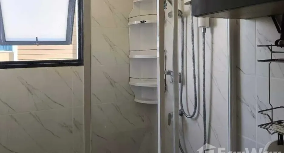 For sale 2 bedrooms condo in Wang Thonglang, Bangkok