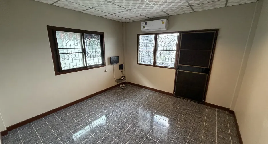 For sale 4 bedrooms house in Bang Bo, Samut Prakan