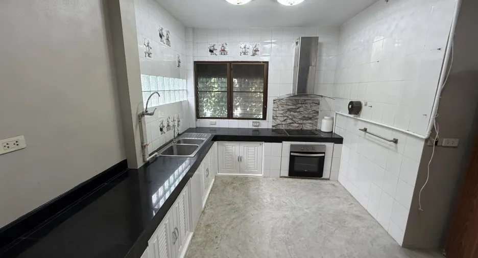 For sale 4 bedrooms house in Bang Bo, Samut Prakan