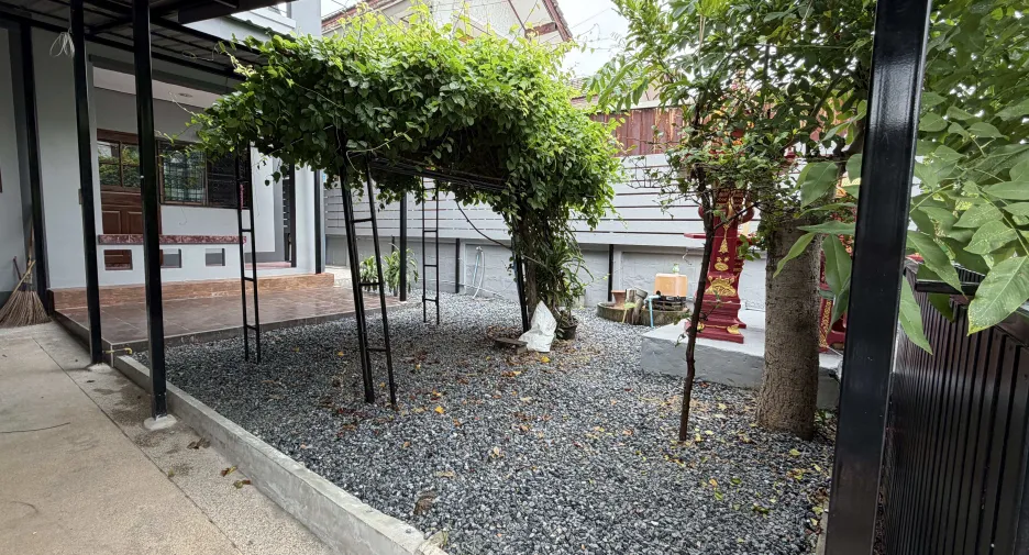For sale 4 bedrooms house in Bang Bo, Samut Prakan