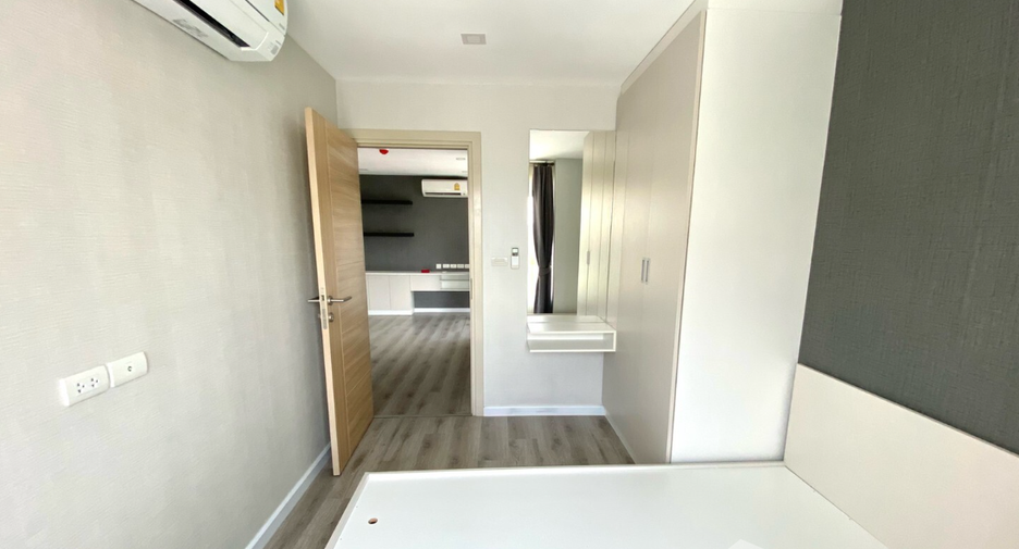 For sale 2 bedrooms condo in Mueang Samut Prakan, Samut Prakan
